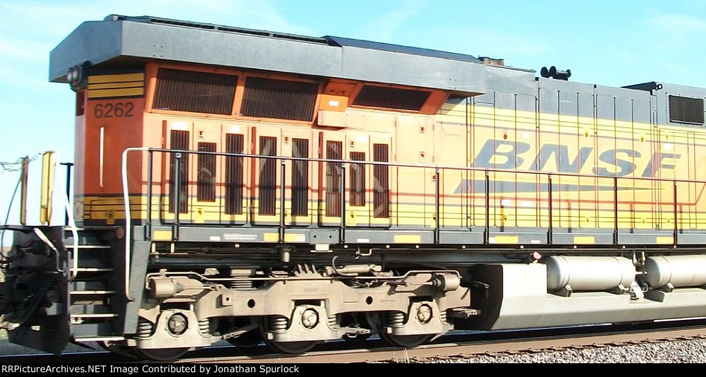 BNSF 6262, rear section view